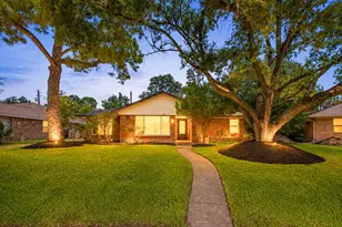5262 Briarbend Dr, Houston, TX 77096 - Photo 1