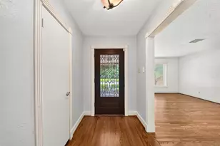 5262 Briarbend Dr, Houston, TX 77096 - Photo 2