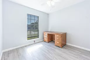 1010 Woodbridge Ave, Pearland, TX 77584 - Photo 8