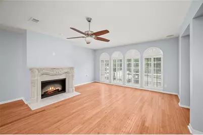 4431 Castle Court, Houston, TX 77006 - Photo 2