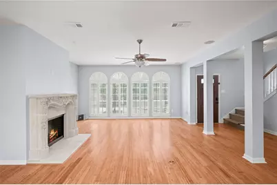 4431 Castle Court, Houston, TX 77006 - Photo 4