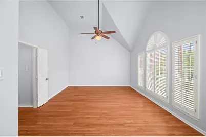 4431 Castle Court, Houston, TX 77006 - Photo 14