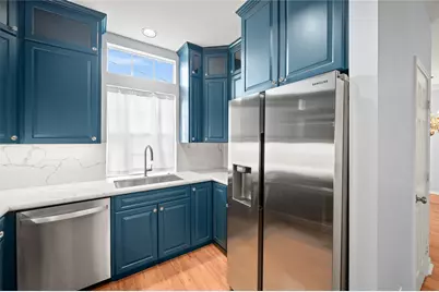 4431 Castle Court, Houston, TX 77006 - Photo 12