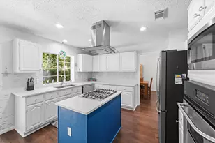 42 Fire Flicker Pl, The Woodlands, TX 77381 - Photo 4