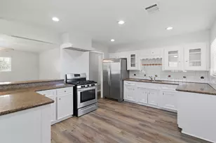 9523 Bundy Ln, Houston, TX 77080 - Photo 8