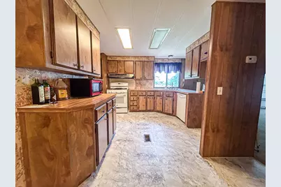 3221 Kingston Drive, Huntsville, TX 77340 - Photo 18