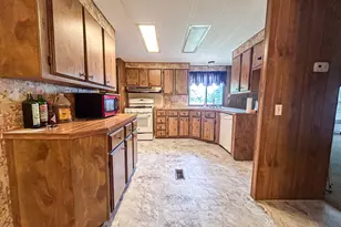 3221 Kingston Dr, Huntsville, TX 77340 - Photo 18