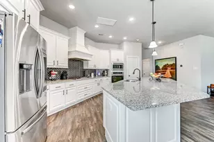 404 Summit Ridge Ct, Willis, TX 77318 - Photo 12