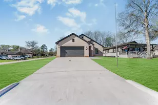 10703 Hillside Dr, Montgomery, TX 77356 - Photo 6