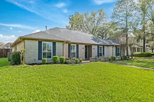 16517 De Lozier St, Jersey Village, TX 77040 - Photo 2