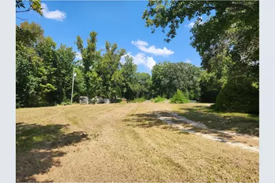 811 County Road 2068, Liberty, TX 77575 - Photo 2