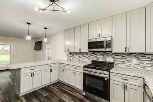 610 Marion Ln, West Columbia, TX 77486 - Photo 8