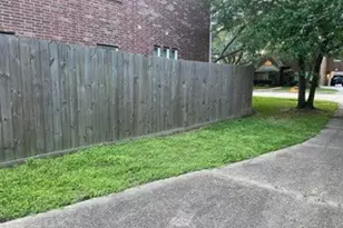 115 Eagle Lakes Dr, Friendswood, TX 77546 - Photo 6