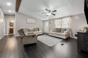 20220 Plaza Cir, Crosby, TX 77532 - Photo 8