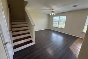 13235 Seagler Park Ln, Houston, TX 77047 - Photo 2