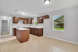1226 Havner Ln, Houston, TX 77037 - Photo 10