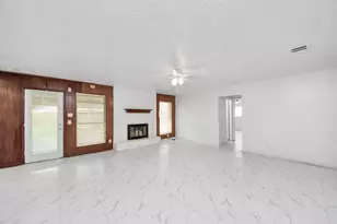 9131 Rentur Dr, Houston, TX 77031 - Photo 6