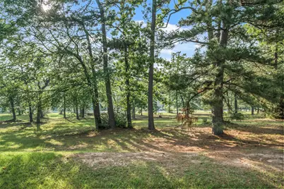 26 Hillsborough Drive, Huntsville, TX 77340 - Photo 2