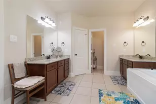 11302 Longmire Creek Ct, Conroe, TX 77304 - Photo 12