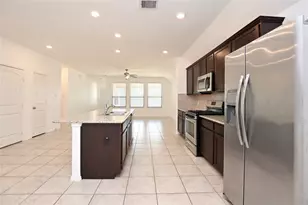 306 Marble Springs Ln, La Marque, TX 77568 - Photo 4