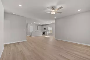 2518 N Heritage Dr, Dayton, TX 77535 - Photo 4