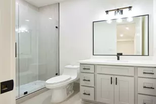 1904 Davonley Wy, Houston, TX 77080 - Photo 16