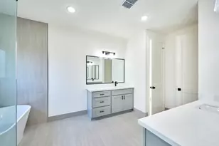 1904 Davonley Wy, Houston, TX 77080 - Photo 10