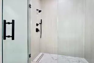 1904 Davonley Wy, Houston, TX 77080 - Photo 16