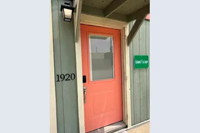 2328 Avenue P 1/2, Galveston, TX 77550 - Photo 2