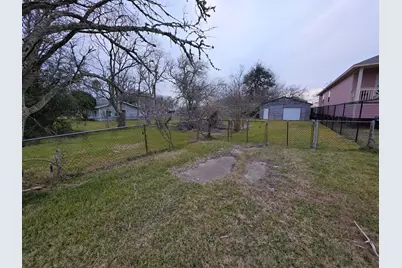 742 5th Street, Dickinson, TX 77539 - Photo 2