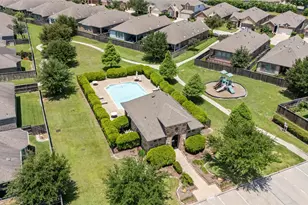 143 Castlegate Ln, Houston, TX 77065 - Photo 2