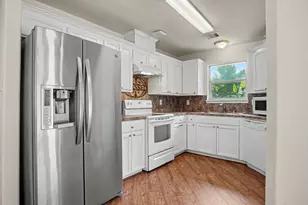 1310 Sycamore Ln, Houston, TX 77339 - Photo 38