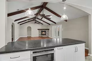 1310 Sycamore Ln, Houston, TX 77339 - Photo 14