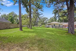 1310 Sycamore Ln, Houston, TX 77339 - Photo 50