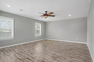 1310 Sycamore Ln, Houston, TX 77339 - Photo 40