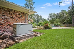 1310 Sycamore Ln, Houston, TX 77339 - Photo 4