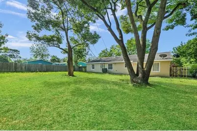 1008 17th Avenue N, Texas City, TX 77590 - Photo 12