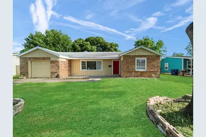 1008 17th Avenue N, Texas City, TX 77590 - Photo 1