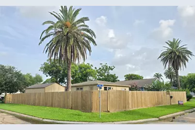 705 11th Street N, Texas City, TX 77590 - Photo 1