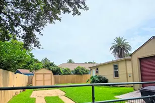 705 11th St N, Texas City, TX 77590 - Photo 10