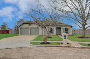 2538 Knights Cir, Stafford, TX 77477 - Photo 2