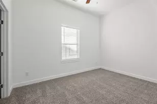 8445 Jutland Rd, Houston, TX 77033 - Photo 44