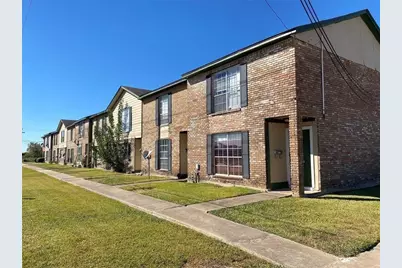 101 Hospital Dr No #1, Angleton, TX 77515 - Photo 2