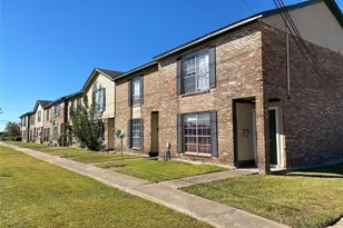 101 Hospital Dr N, Angleton, TX 77515 - Photo 2
