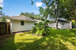 12523 Honeywood Trail, Houston, TX 77077 - Photo 32