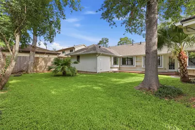 12523 Honeywood Trail, Houston, TX 77077 - Photo 34