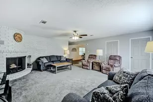 260 Lawrence Ln, Vidor, TX 77662 - Photo 16