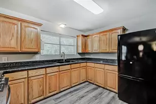 260 Lawrence Ln, Vidor, TX 77662 - Photo 12