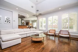 19 Clear Springs Ct, Sugar Land, TX 77479 - Photo 8