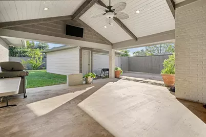 8515 Edgemoor Drive, Houston, TX 77036 - Photo 32